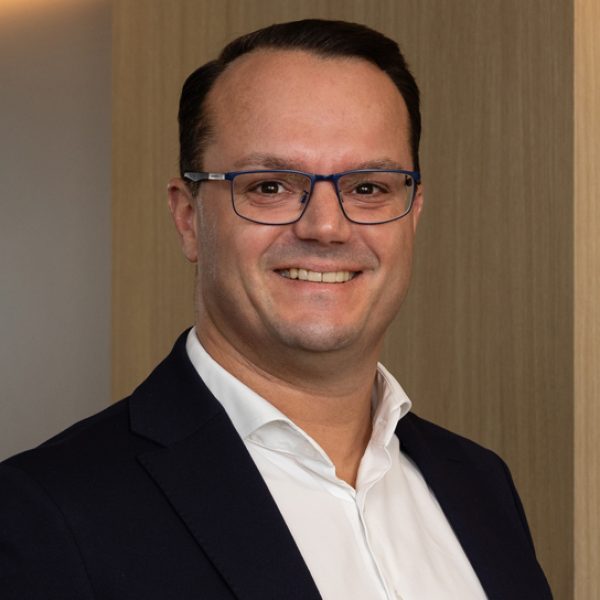 Hogan Lovells _ Fabien Roy Updated Photo